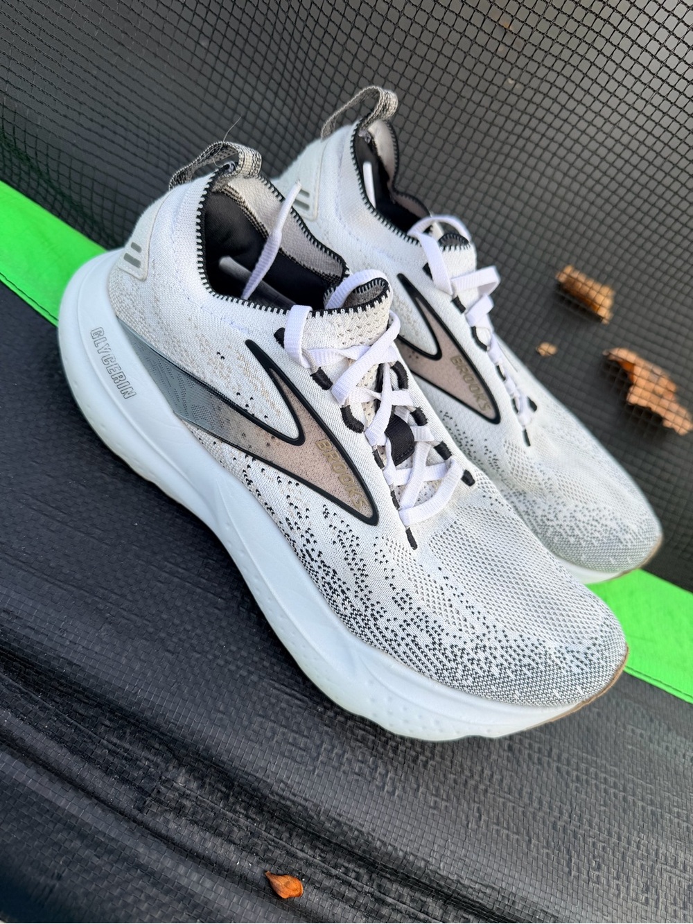 Brooks Glycerin 21 Stealth Fit Womens Size 8 White Grey Running Runner Medium - Picture 4 of 7